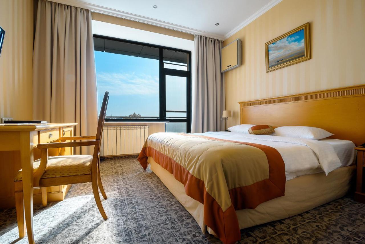 Cosmonaut Otel Karagandy Dış mekan fotoğraf