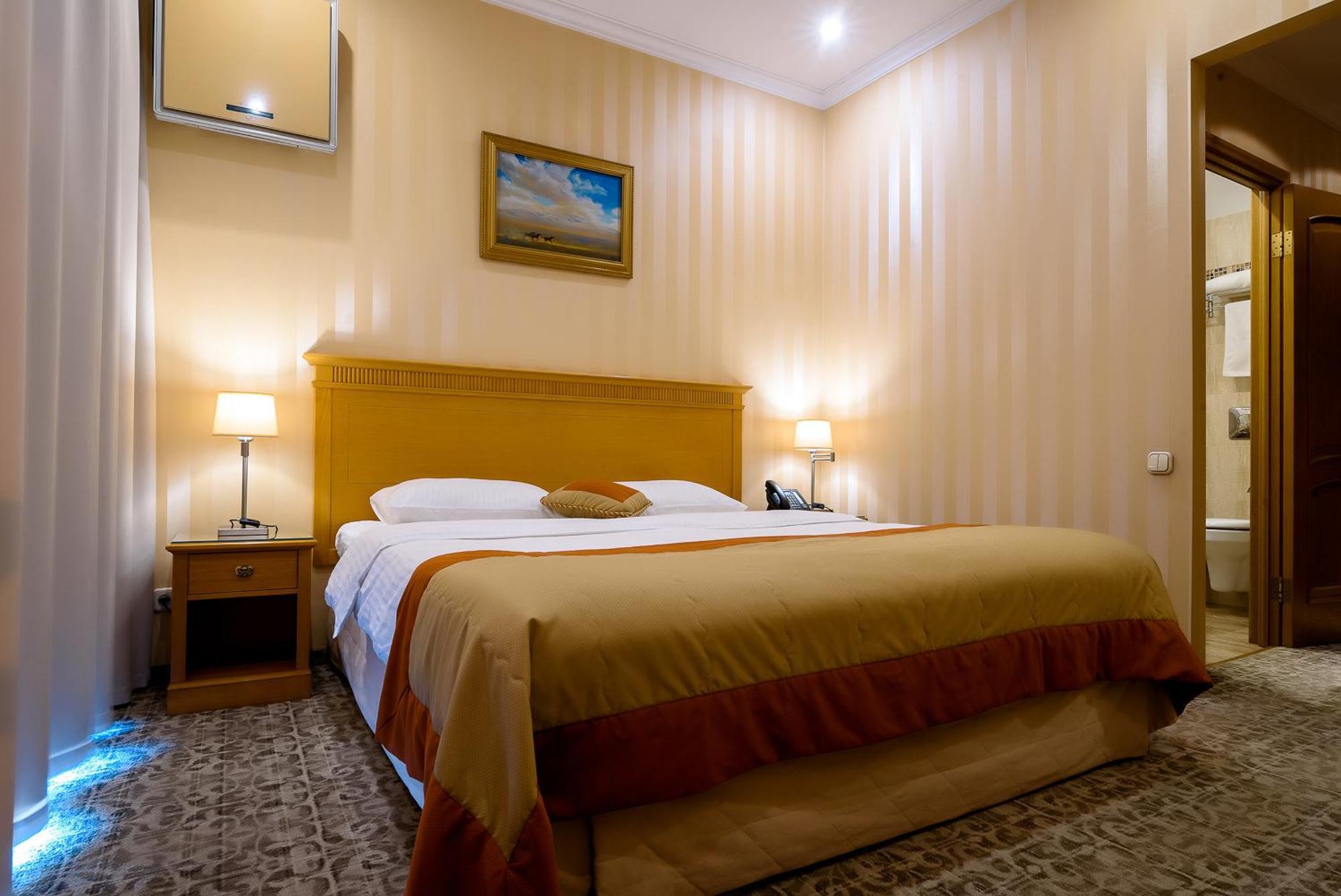 Cosmonaut Otel Karagandy Dış mekan fotoğraf